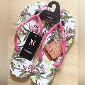 Havaianas floral summer flip flops